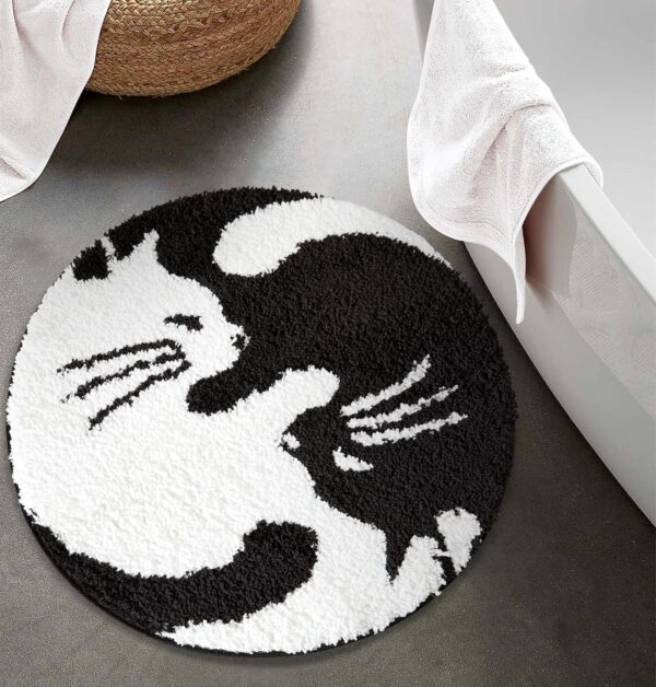 Black and White Yin-Yang Cat Round Bathroom Mat